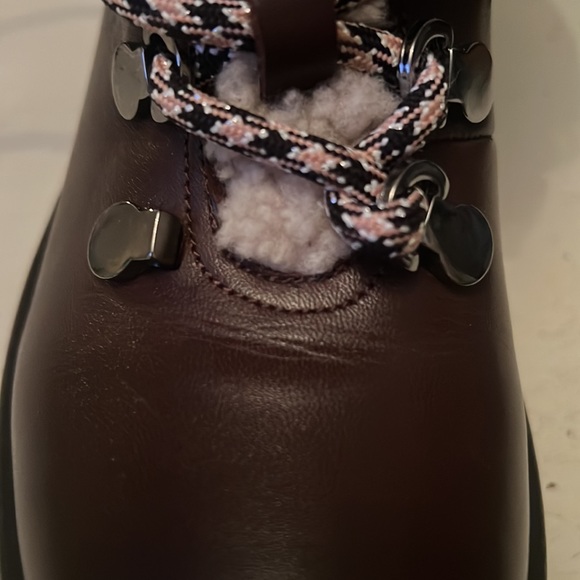 Aquatalia Jamie Boots; Leather & Shearling; Size 8 - Picture 11 of 11